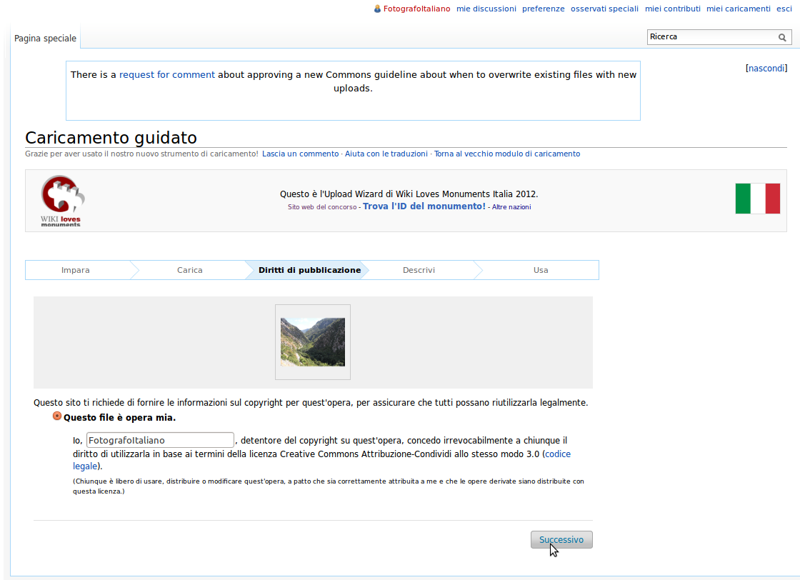 Screenshot dell'Upload Wizard di Wikimedia Commons con la dichiarazione di paternità della foto.