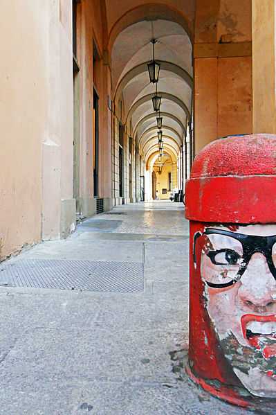 Portico, Bologna. CC-BY-SA Antonio Incorvaia