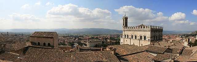 Palazzo Ducale di Gubbio - Foto di Maxmar69 [Licenza CC-BY-SA 3.0 con vincolo MiBAC] 