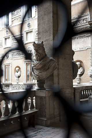 Particolare della Biblioteca di Storia Moerna e Contemporanea di Roma - foto di Maristela Possamai [Licenza CC-BY-SA 3.0 con vincolo MiBAC]