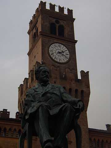 Monumento a G. Verdi (Busseto) -Foto di Pivari [Licenza CC-BY-SA 3.0]
