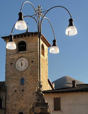Torre dell'Orologio di Fanano (MO) - Foto di Valter Turchi [Licenza CC-BY-Sa 3.0 con vincolo MiBAC]