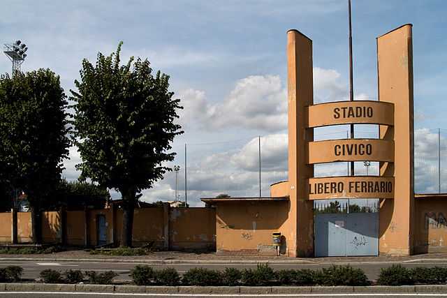 Campo sportivo di Parabiago (MI) - Foto di Marco De Bernardi  [Licenza CC-BY-SA 3.0]