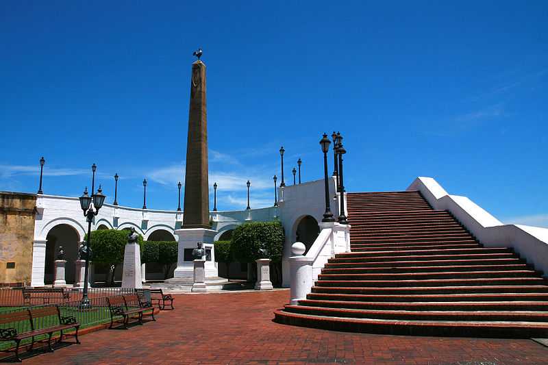 Piazza di Francia, Panamà. CC-BY-SA Rodolfo Argundi