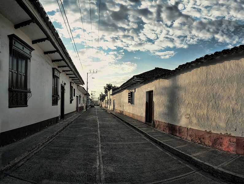 Zona antica della città di Buga. CC-BY-SA r Hernán Ordóñez Valverde