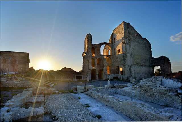 640px-Castello_della_Valle_Fiumefreddo_Bruzio_1