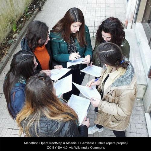 Mapping party per il centenario della Biblioteca di Montréal. Di Benoit Rochon (opera propria) CC BY-SA 3.0, via Wikimedia Commons(5)