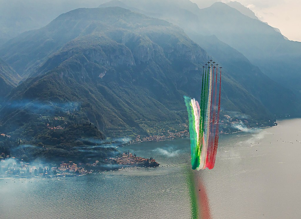 Varenna - Le Frecce Tricolori – di Achille Ballerini